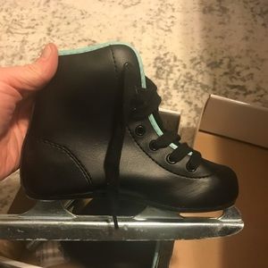 Boys beginner ice skate size 11